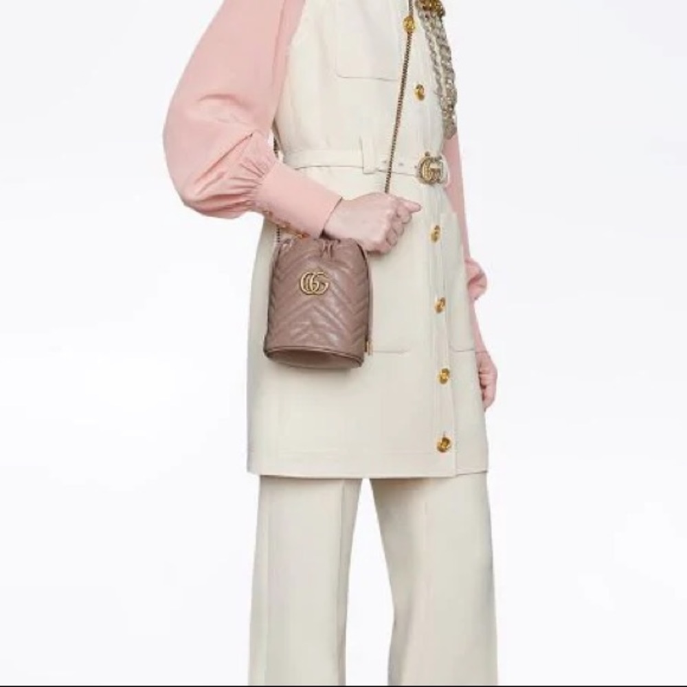 Meet your Posher, Kika